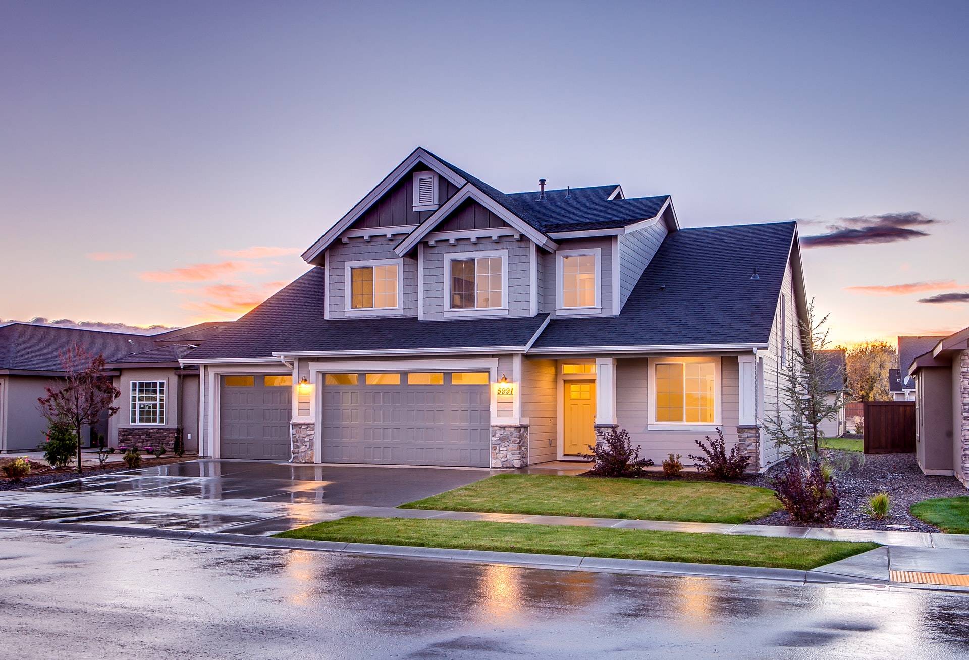Garage door services in Wellington